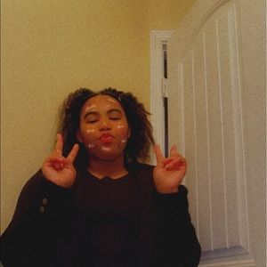 Meet your Posher, Saniyah